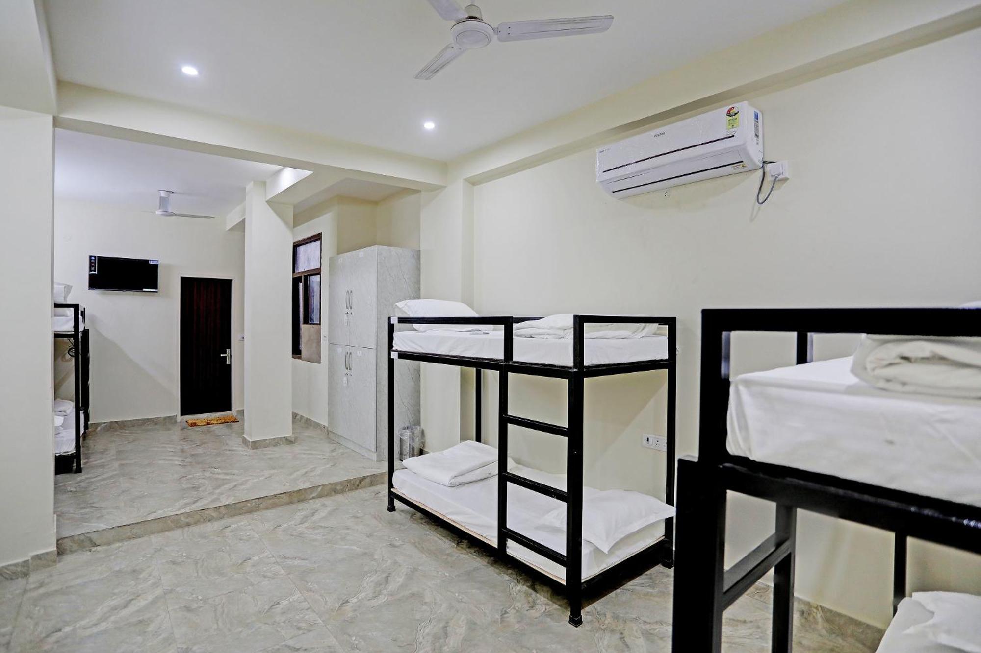 Hotel S B Inn-Near New Delhi Train Station מראה חיצוני תמונה