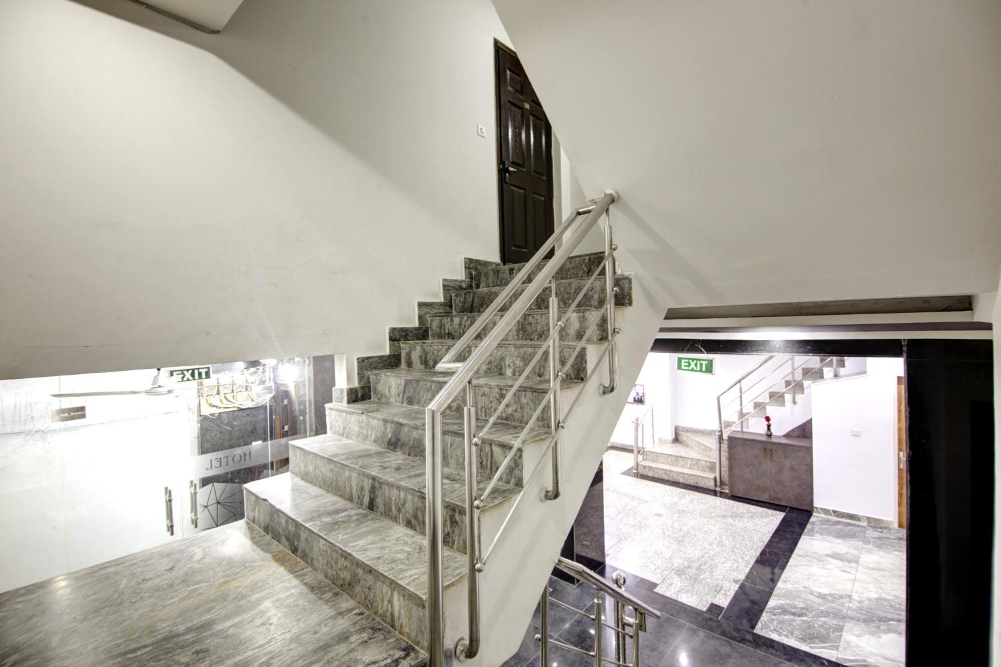 Hotel S B Inn-Near New Delhi Train Station מראה חיצוני תמונה