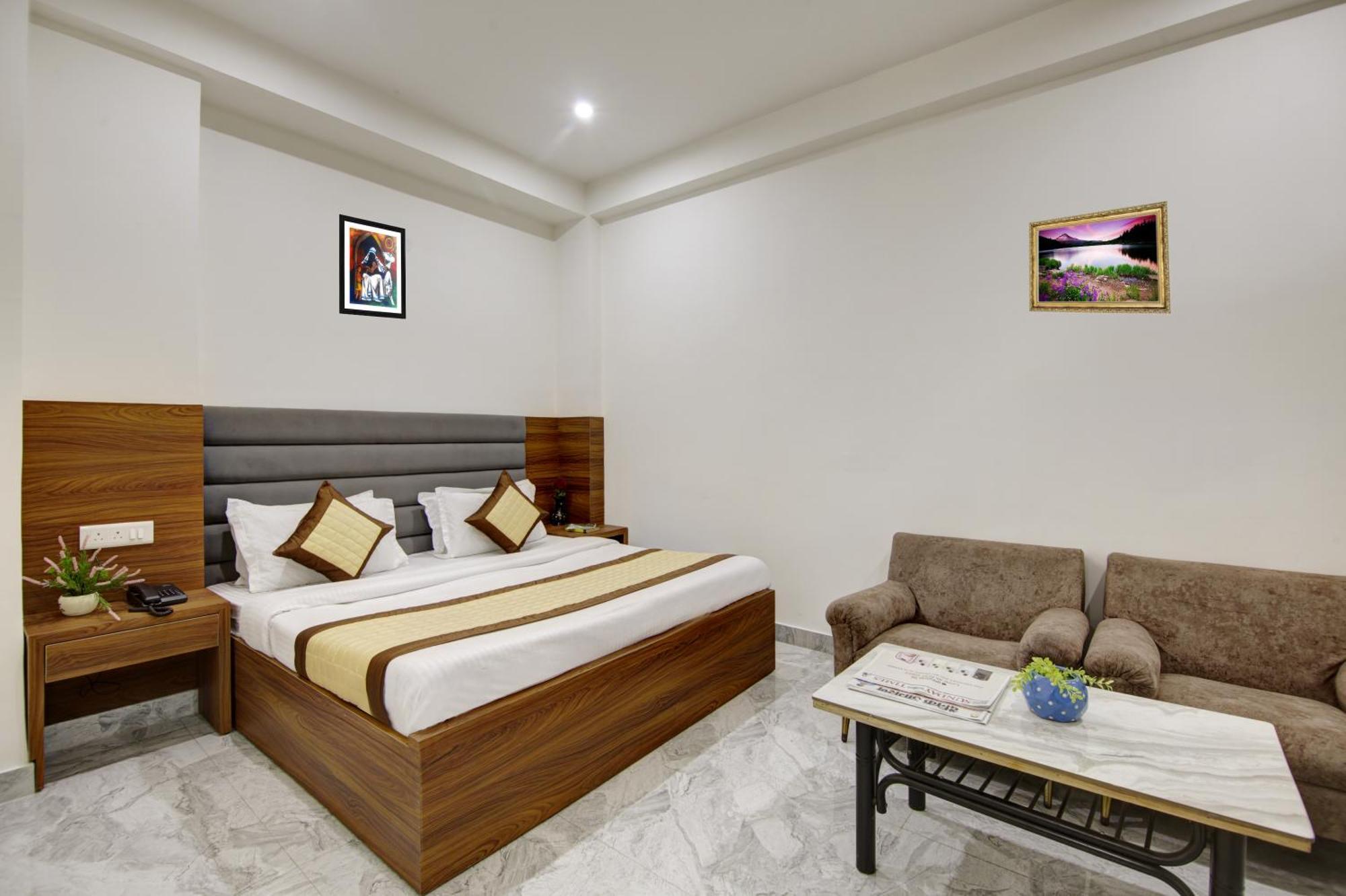 Hotel S B Inn-Near New Delhi Train Station מראה חיצוני תמונה