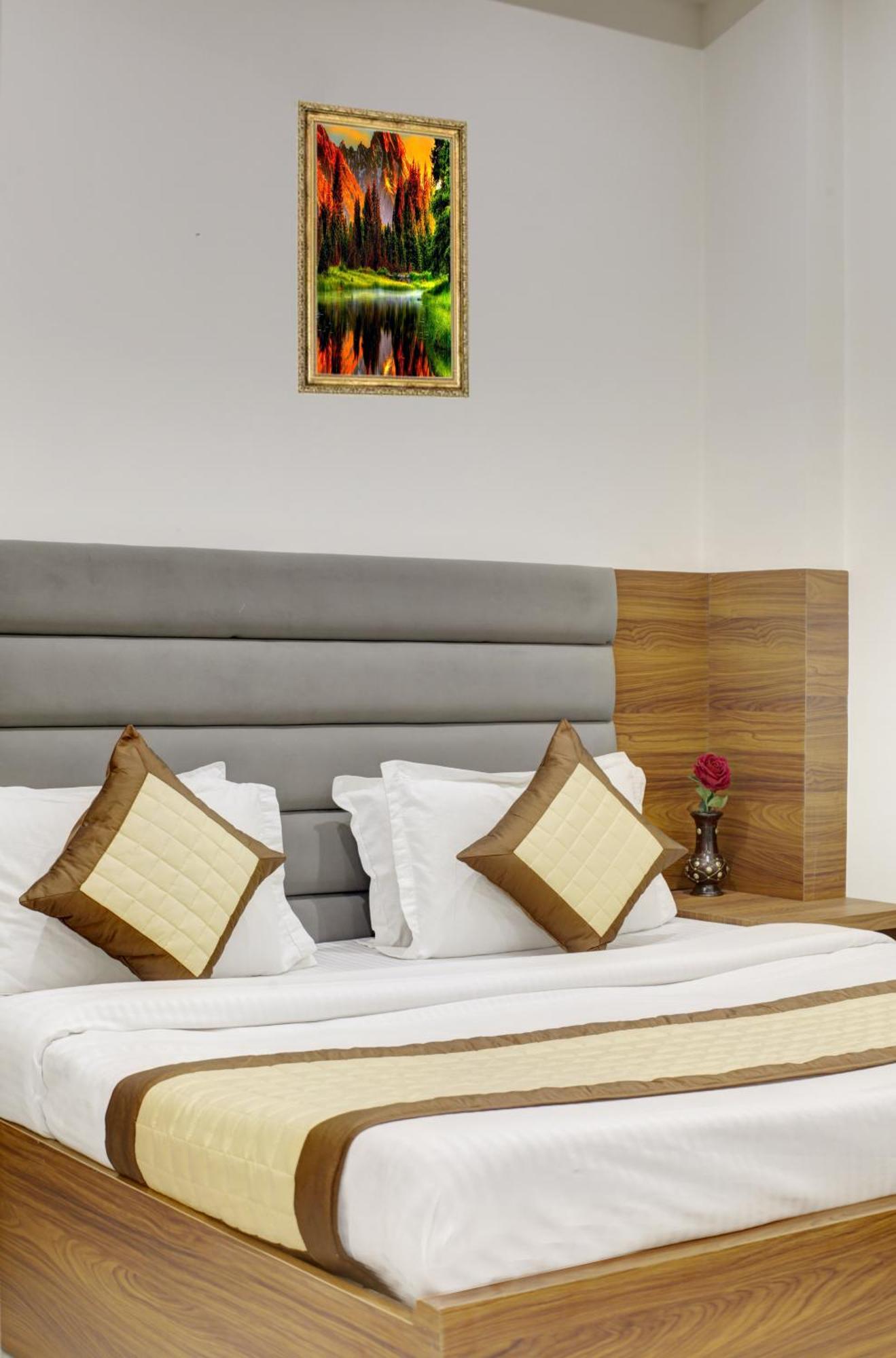 Hotel S B Inn-Near New Delhi Train Station מראה חיצוני תמונה