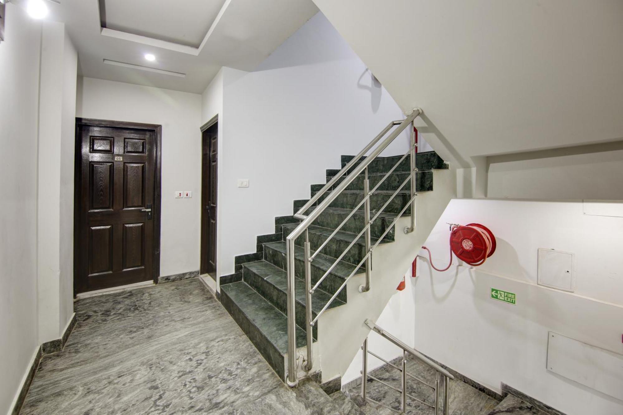 Hotel S B Inn-Near New Delhi Train Station מראה חיצוני תמונה